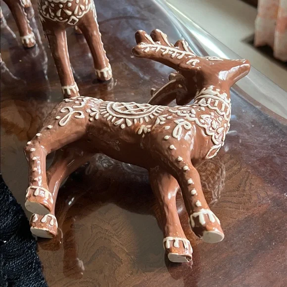 Pottery Barn Ceramic Gingerbread Reindeer Set of 3. NWOB. - Picture 3 of 6